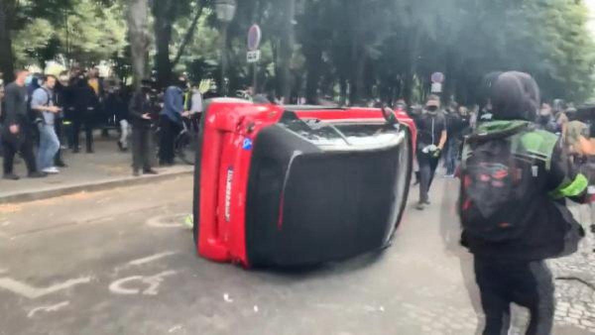 Fransa'da sağlıkçıların protestosuna polis müdahalesi