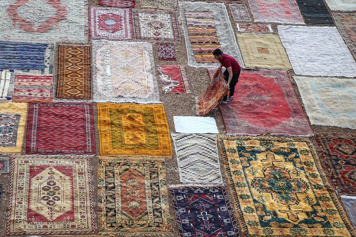 Antalya'da halı tarlalarının görsel şöleni