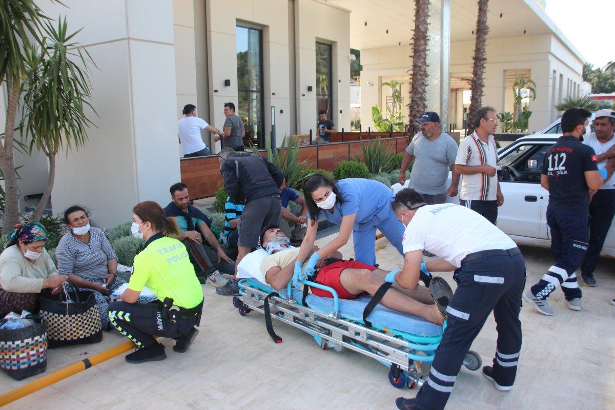 Bodrum’da işçileri taşıyan minibüs kaza yaptı: 8 yaralı