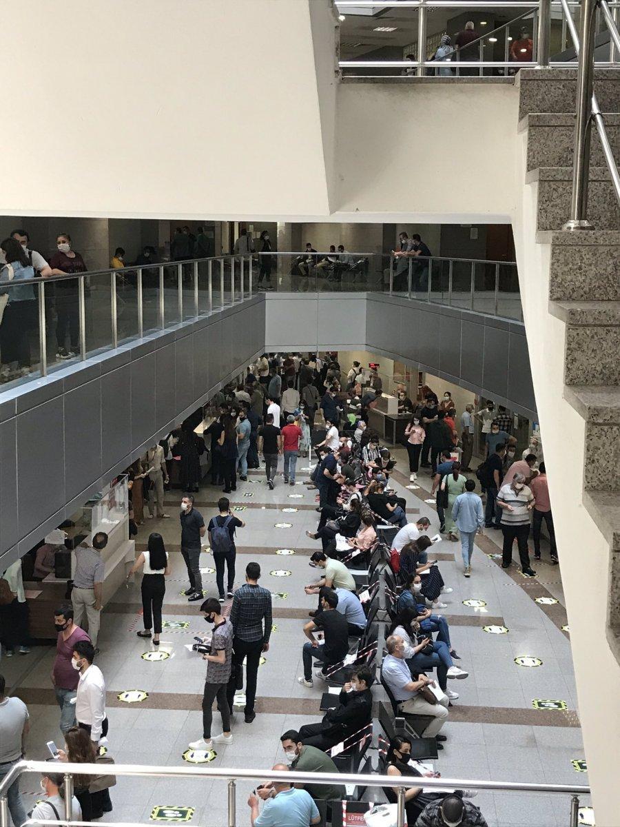 İstanbul Adalet Sarayı mesaiye başladı