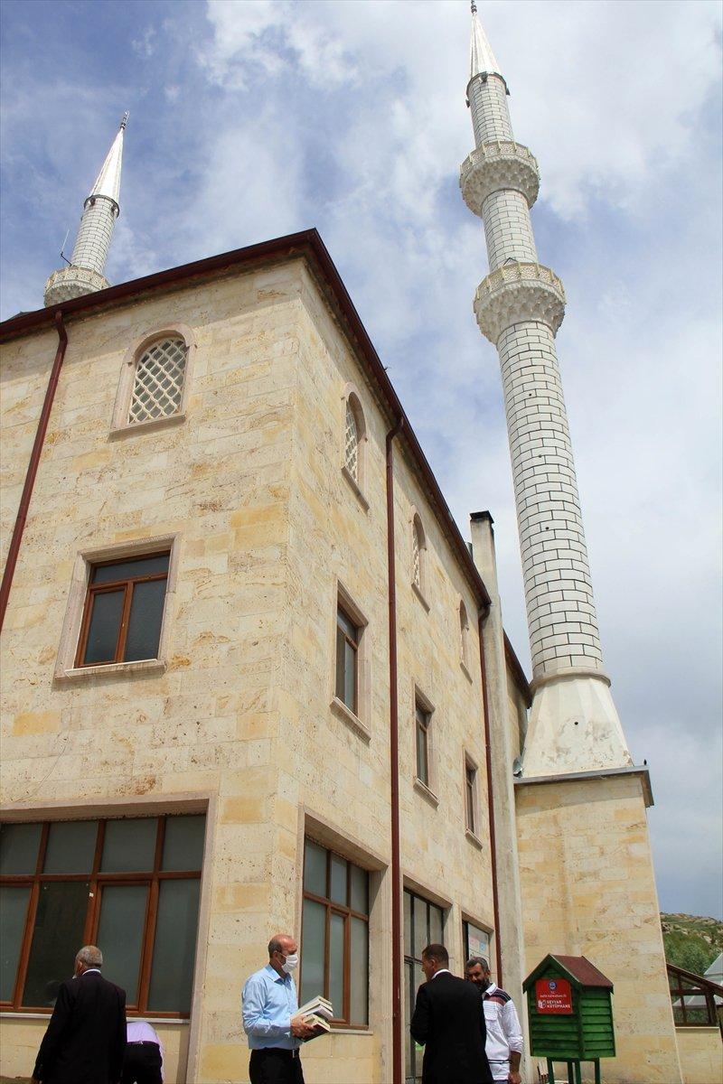 Hafik'te 'seyyar kütüphane' her yerde