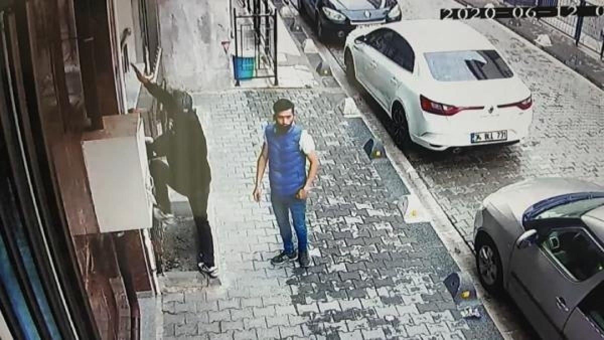 Esenyurt'ta iki aşamalı kombi hırsızlığı