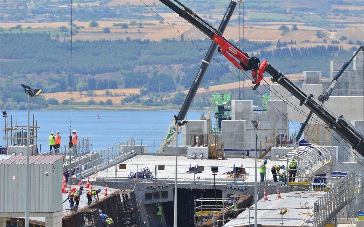 1915 Çanakkale Köprüsü'ne ilk tabliye konuldu
