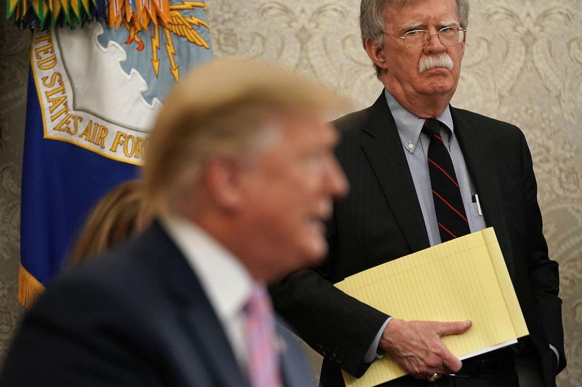 Trump, Bolton'ın kitabının yayınlanmaması için dava açtı