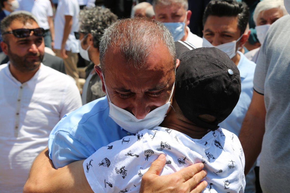 Vali Sonel, Tunceli'den gözyaşlarıyla uğurlandı