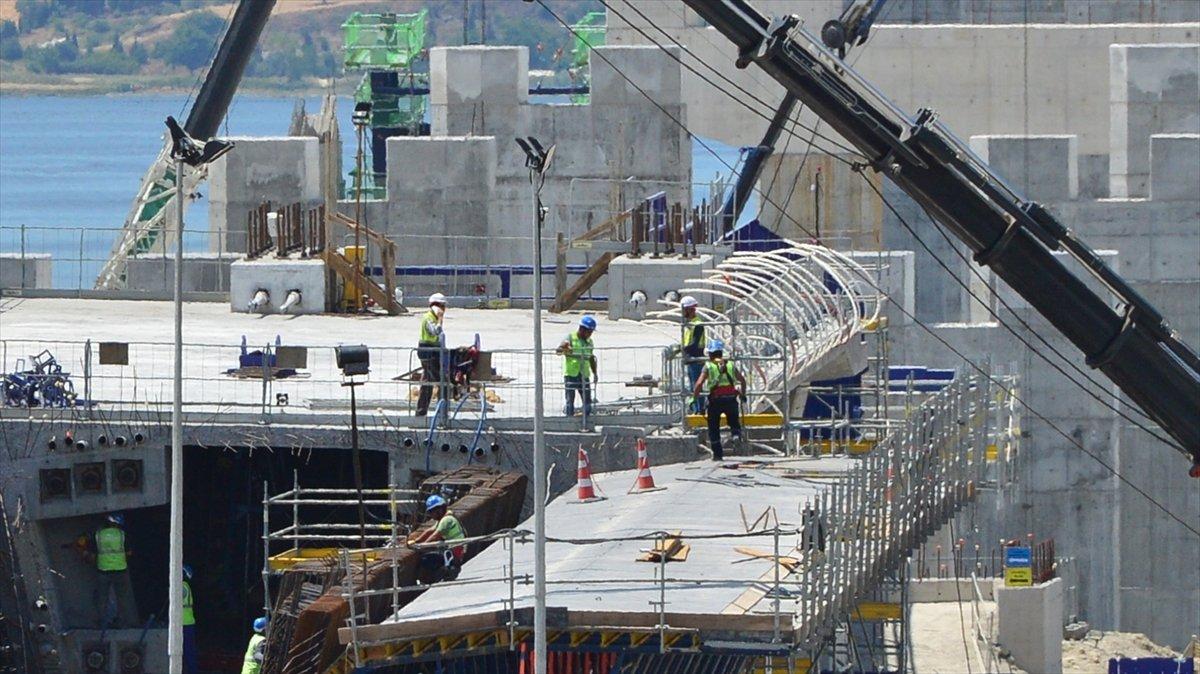 1915 Çanakkale Köprüsü'ne ilk tabliye konuldu