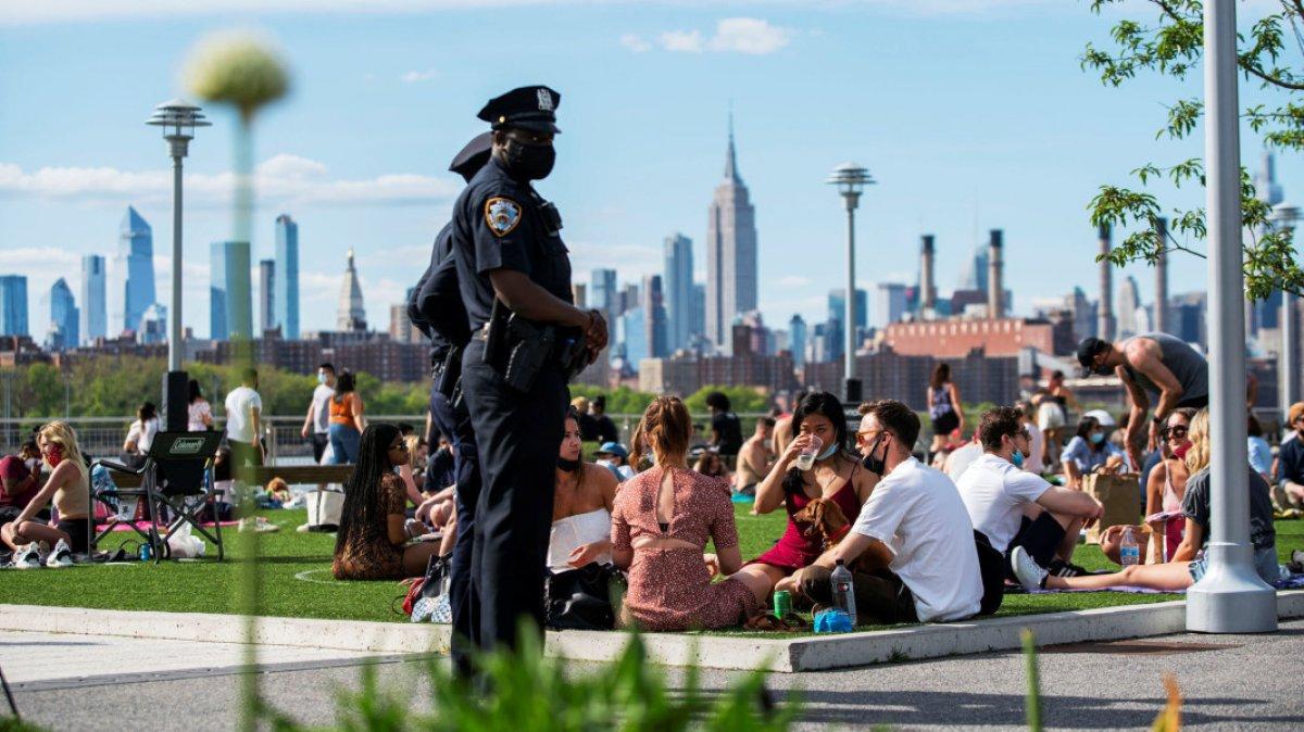 Yasak kararları maske üreticilerini sevindirdi