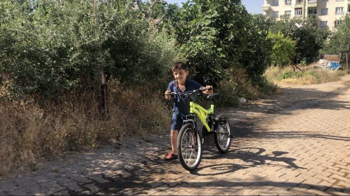 Diyarbakır'da bisiklet isteyen çocuğun hayali gerçek oldu