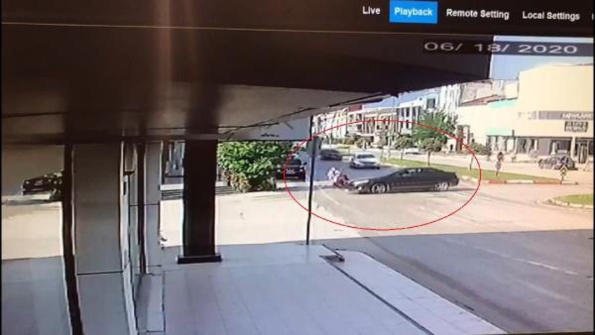 Bursa'da motosikletle otomobil çarpıştı