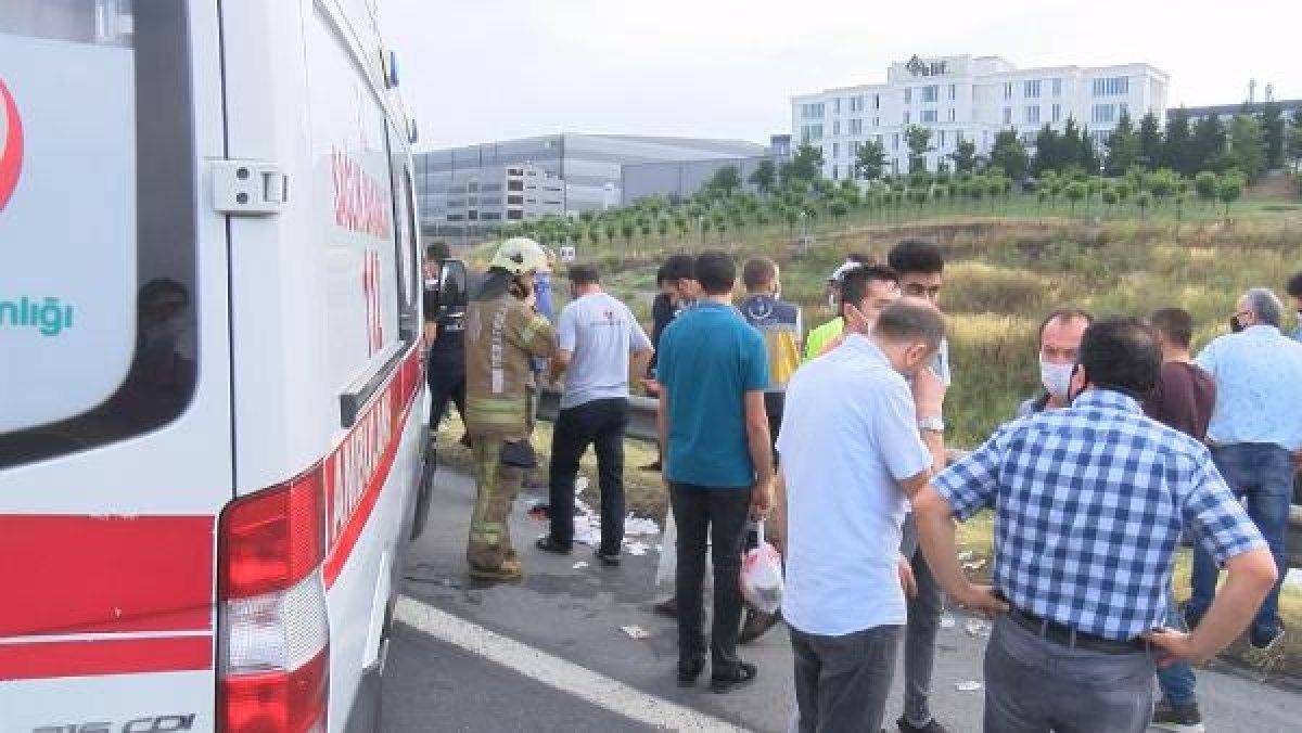 Hadımköy'de midibüs devrildi: 10 yaralı