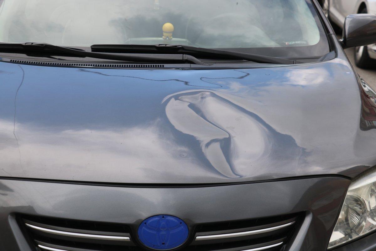 Sivas'ta küçük kıza çarpan sürücüye darp anı kamerada