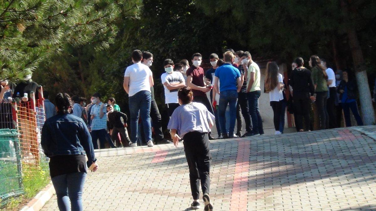 Bursa'da Türkçe'yi okuyamayınca sınavdan ayrıldı