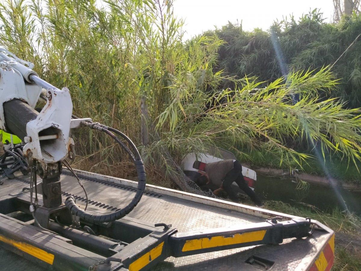Aydın'da polisten kaçtı, kanala uçtu