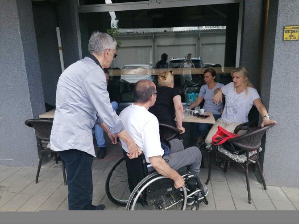 Bosna'daki savaşta hayatını kurtaran adamla buluştu