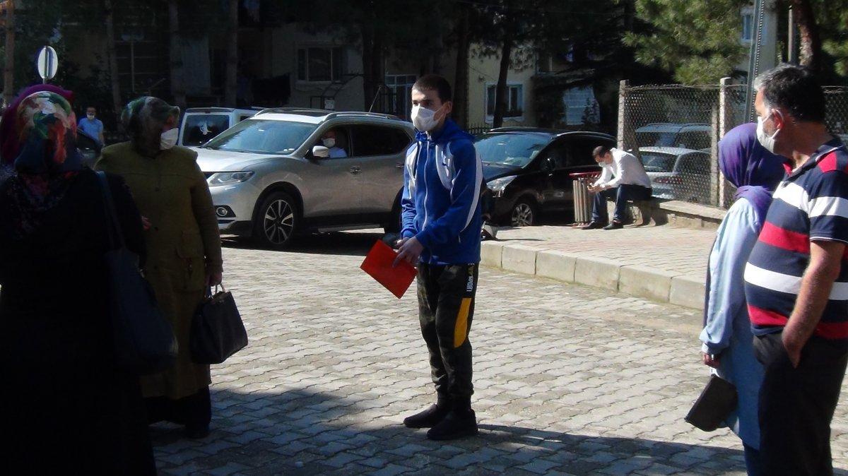 Bursa'da Türkçe'yi okuyamayınca sınavdan ayrıldı