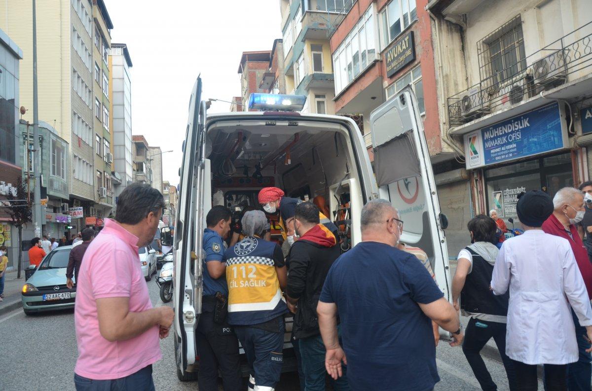 Ordu'da yolun karşısına geçmeye çalışan yayaya çarptı