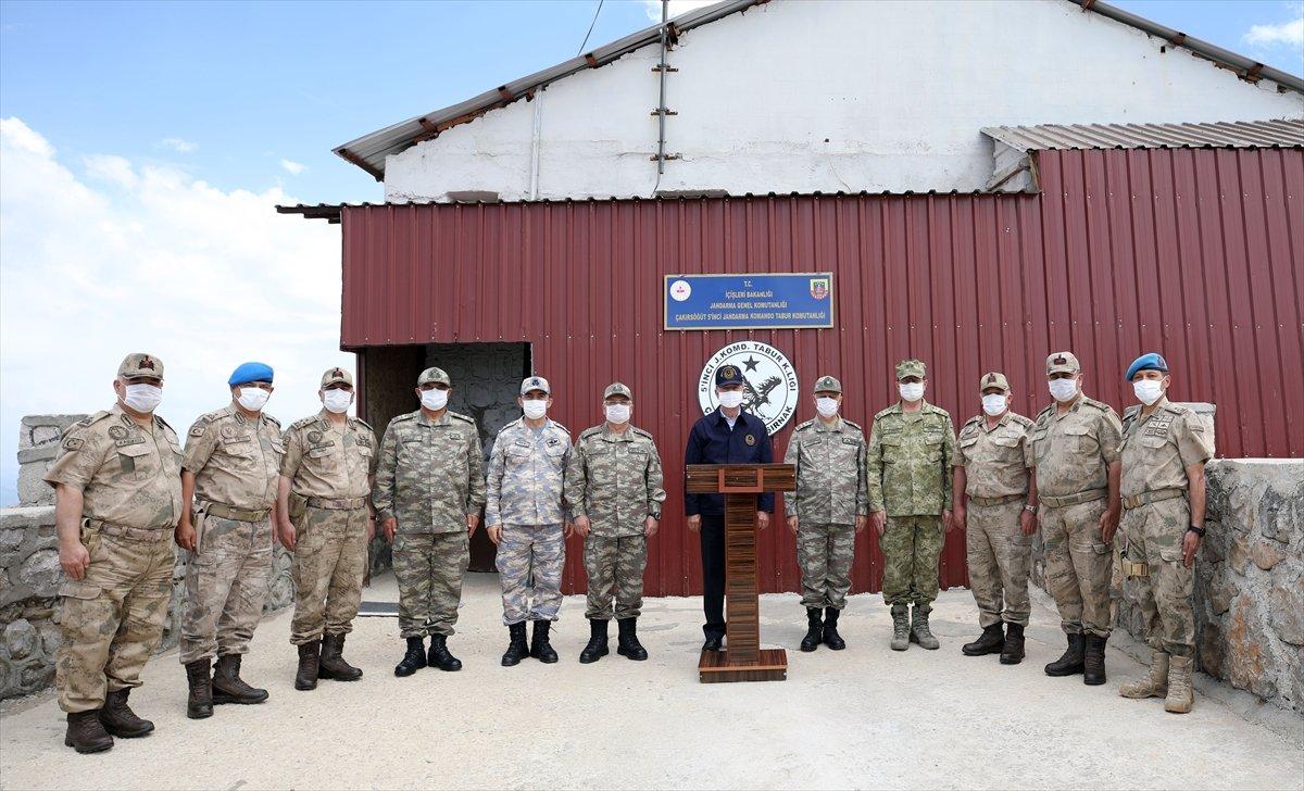 Bakan Akar ve TSK'nın komuta kademesi Namaz Dağı'nda