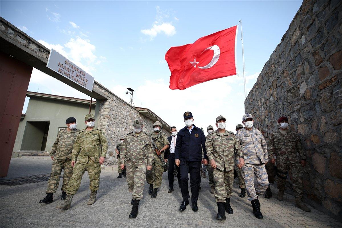 Hulusi Akar: 700'den fazla hedef vuruldu