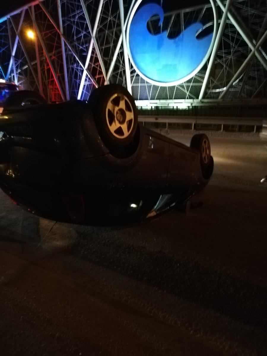 Bursa'da kontrolden çıkan araç takla attı: 2 yaralı