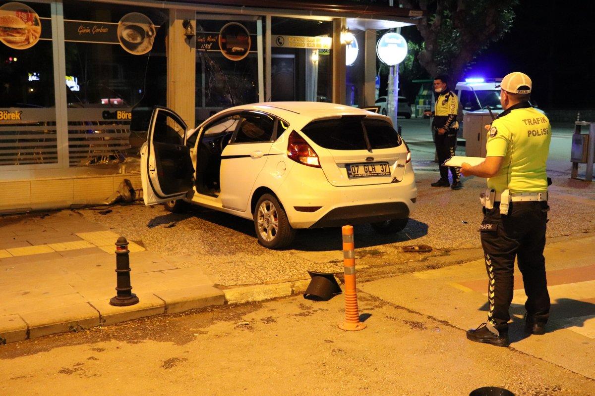 Karaman'da iki araç çarpıştı: 2 yaralı