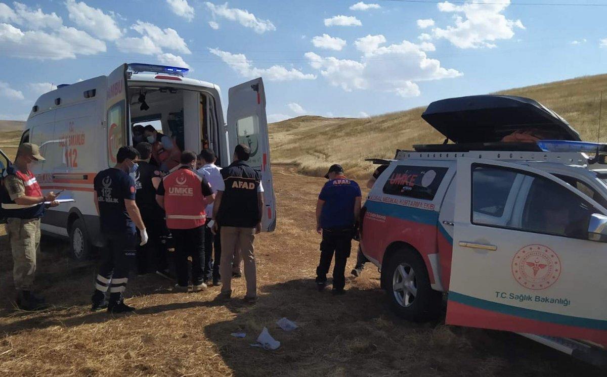 Siirt’te tarlaya uçan otomobil hurdaya döndü: 5 yaralı