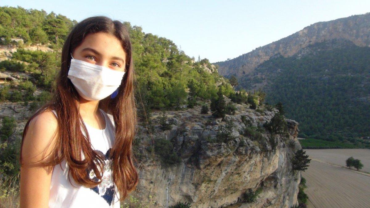 Mersin'de kayalığı Trump'a benzettiler