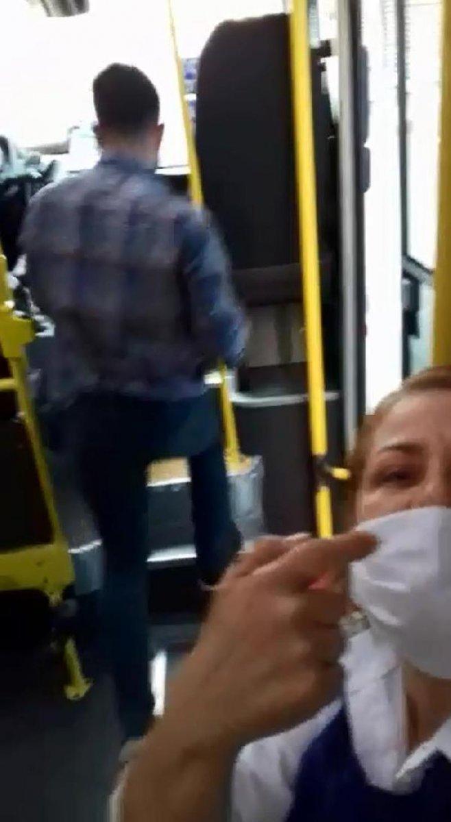 Maskesini takmayan minibüs şoförü hakaret etti