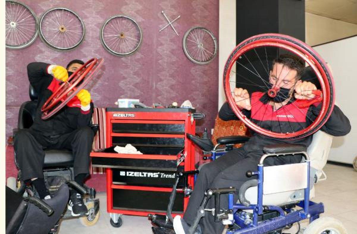 Van'da, kendisi gibi engellilerin araçlarını tamir ediyor