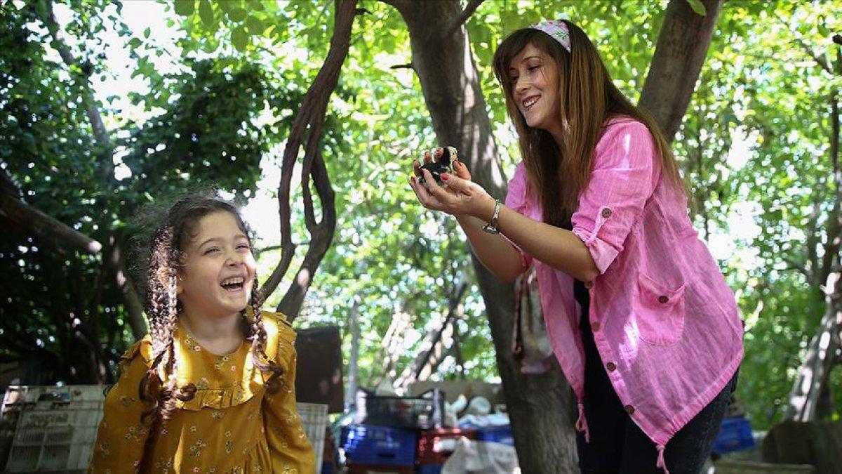 Kızlarının mutluluğu için İstanbul'dan köye taşındılar