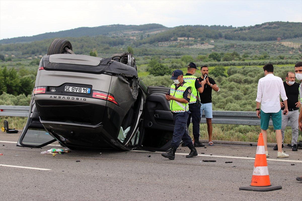 Alişan, çocuğu ve eşinin de olduğu araçla takla attı
