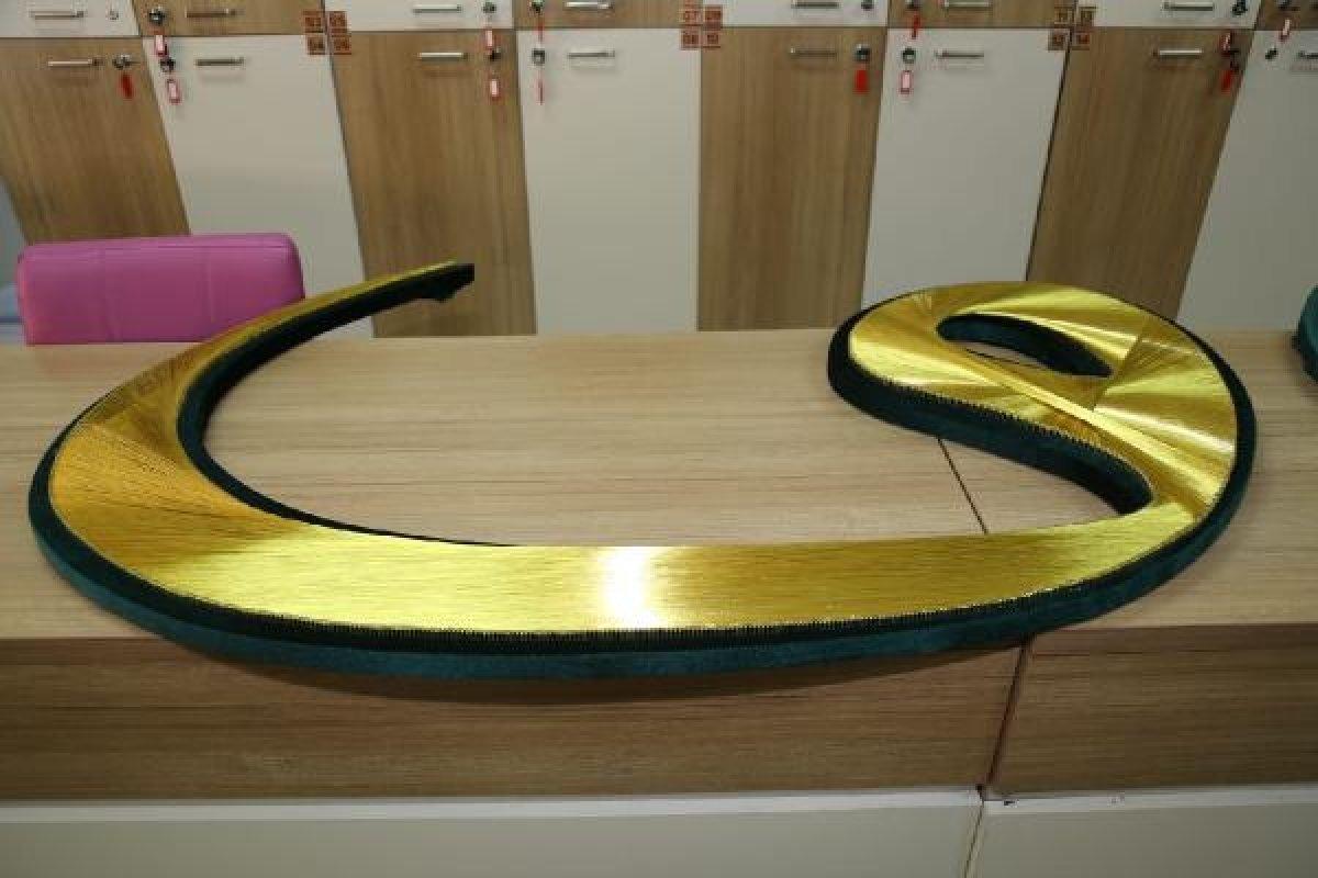 Sivas'ta ay yıldızlı caminin süslemesini kadınlar yaptı