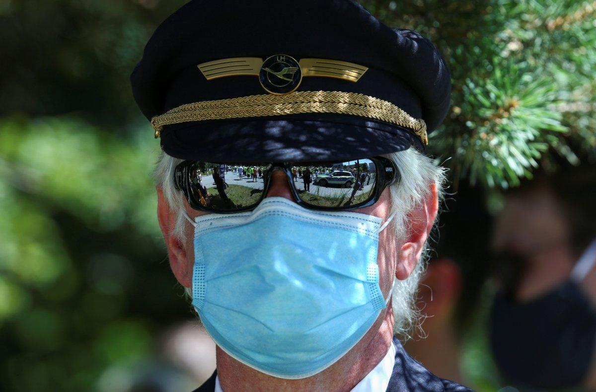 Almanya'da Lufthansa çalışanları sokaklara indi