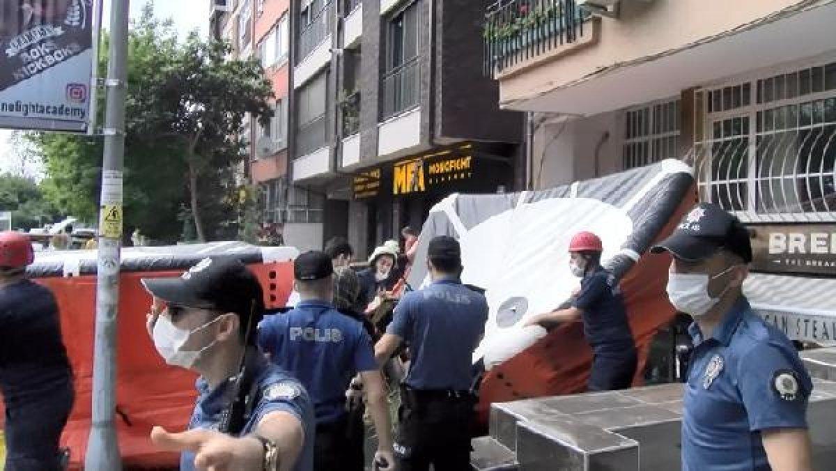 Kadıköy'de balkona çıkan kadın intihara kalkıştı