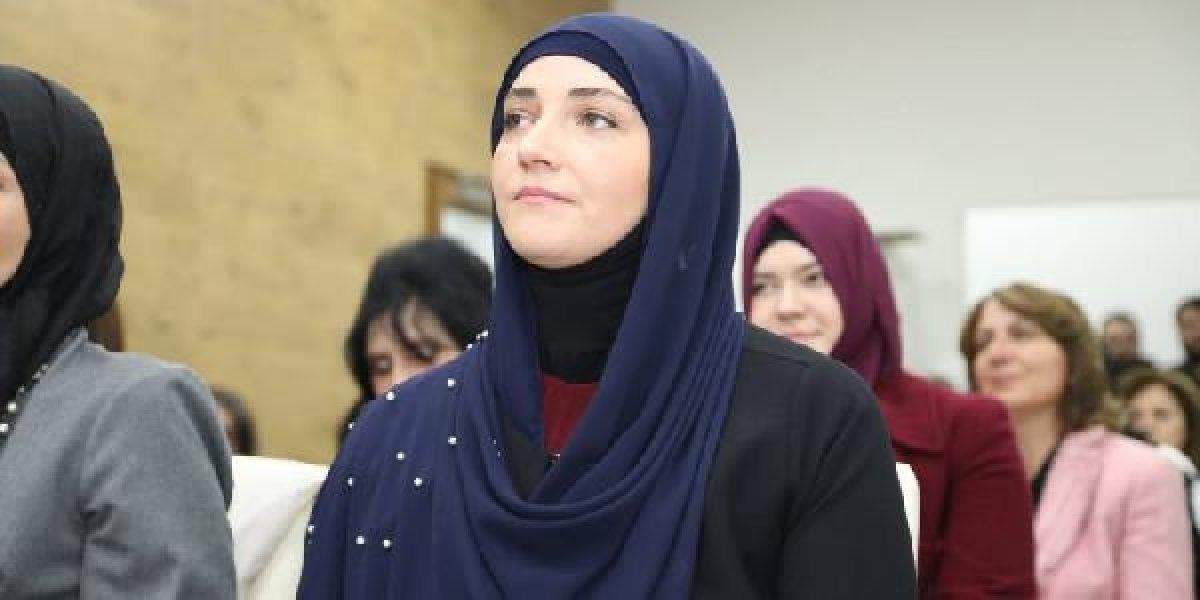 Sırbistan tarihinde bir ilk: Başörtülü vekil mecliste