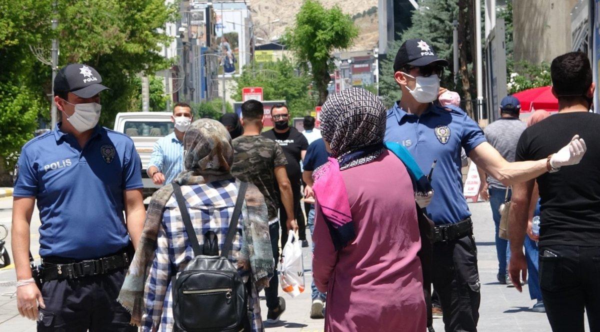 Van’da telefonla konuşurken maske takmama cezası yedi