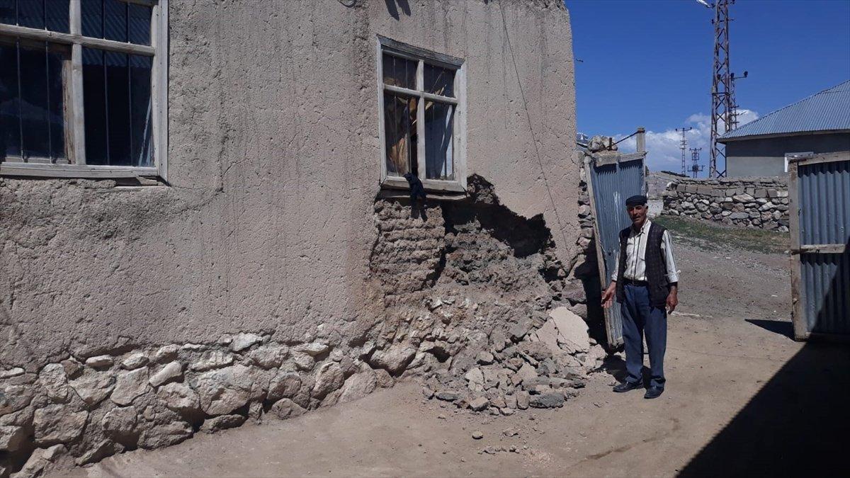 Van'da 5.4 büyüklüğünde deprem