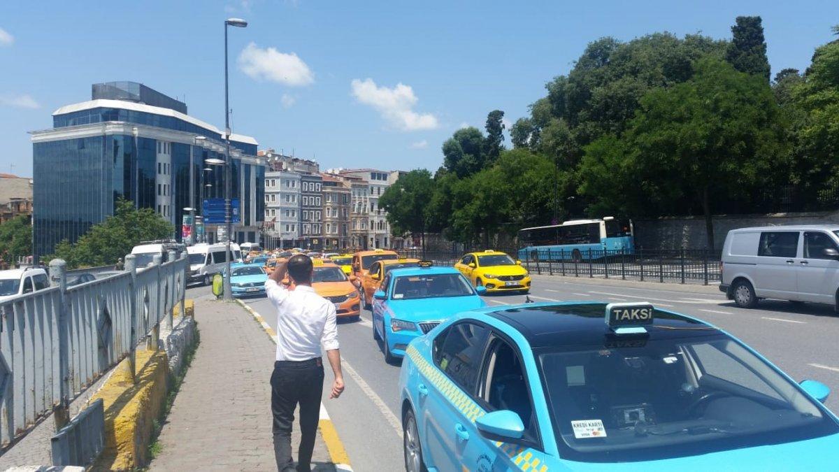 İstanbul'da taksicilerden '5 bin yeni taksi' protestosu