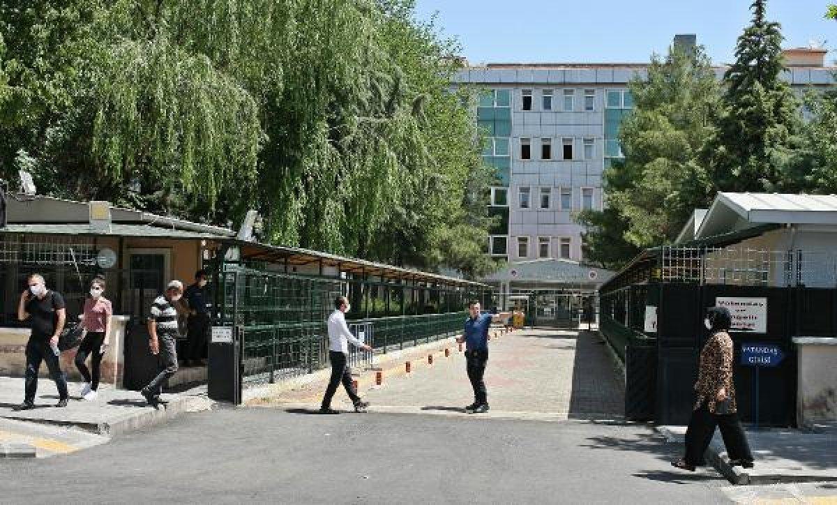 Adana'da, vurgunla suçlanan kuyumculardan biri tutuklandı