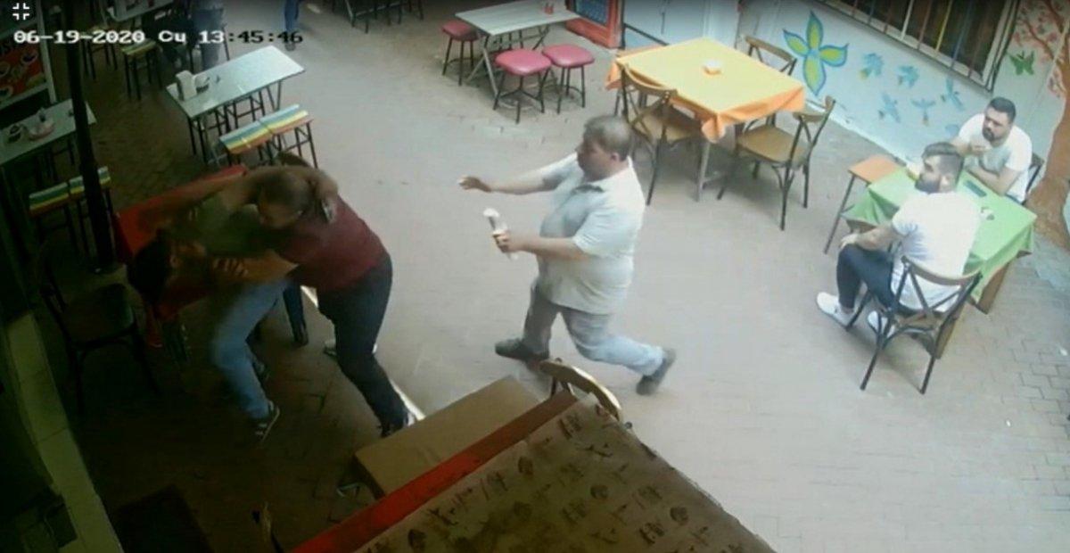 Aydınlı avukat sokağı ringe çevirdi