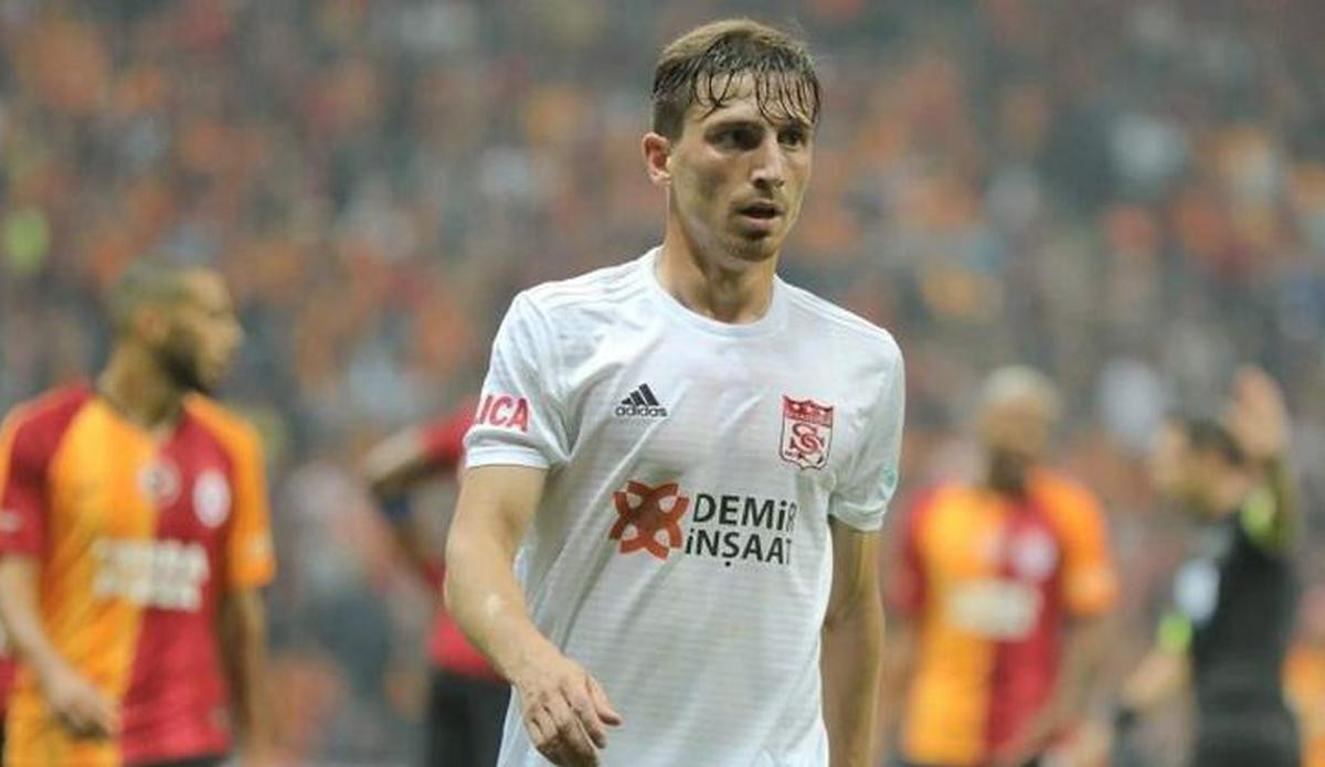 Galatasaray, Mert Hakan için harekete geçti