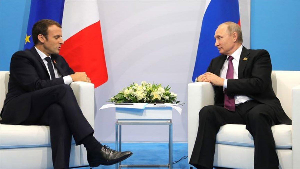 Putin, Macron ile Libya ve Suriye konusunu görüştü