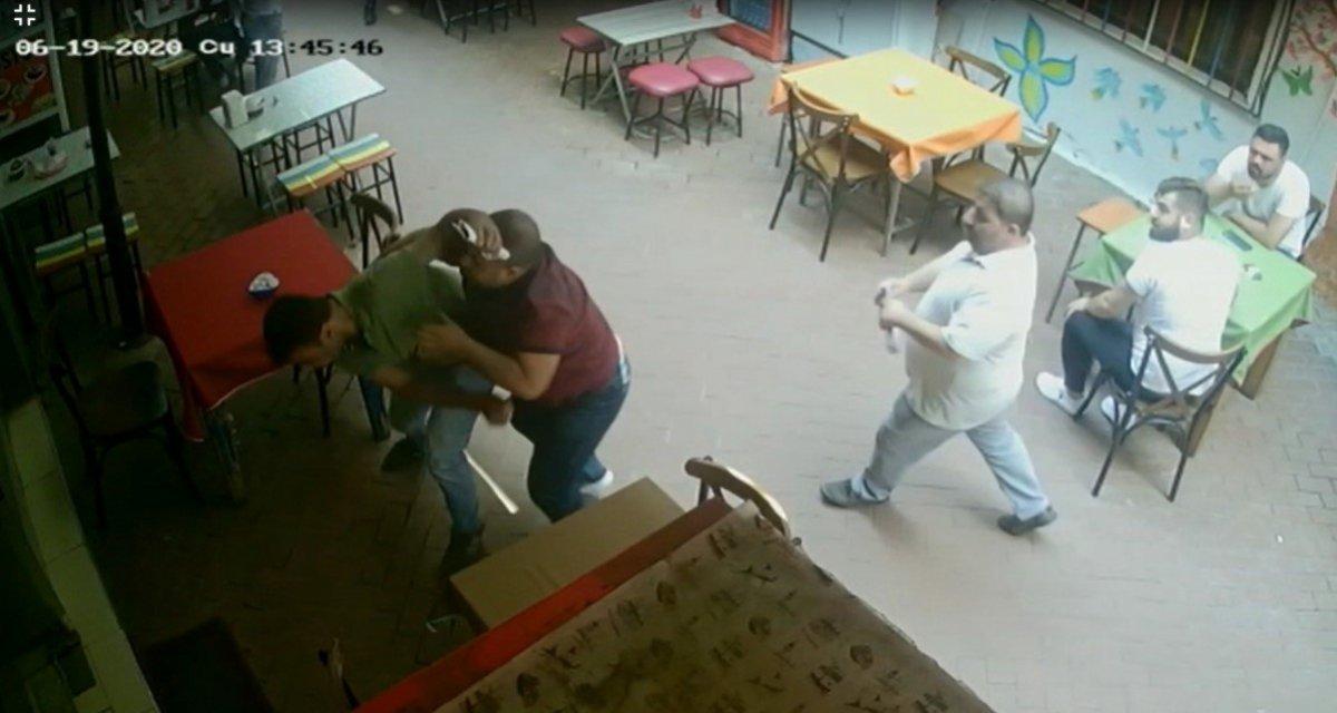 Aydınlı avukat sokağı ringe çevirdi