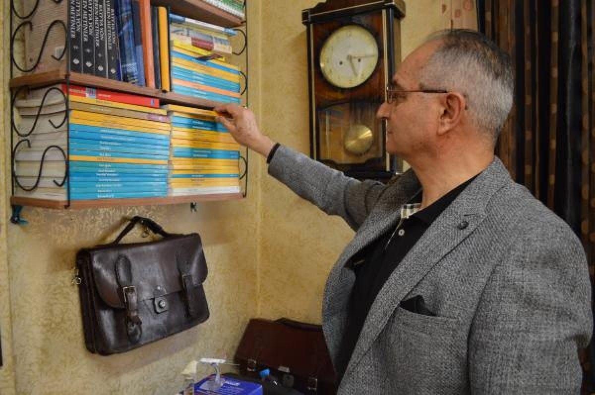 Elazığ'da 40 yaşından sonra 7 üniversite bitirdi