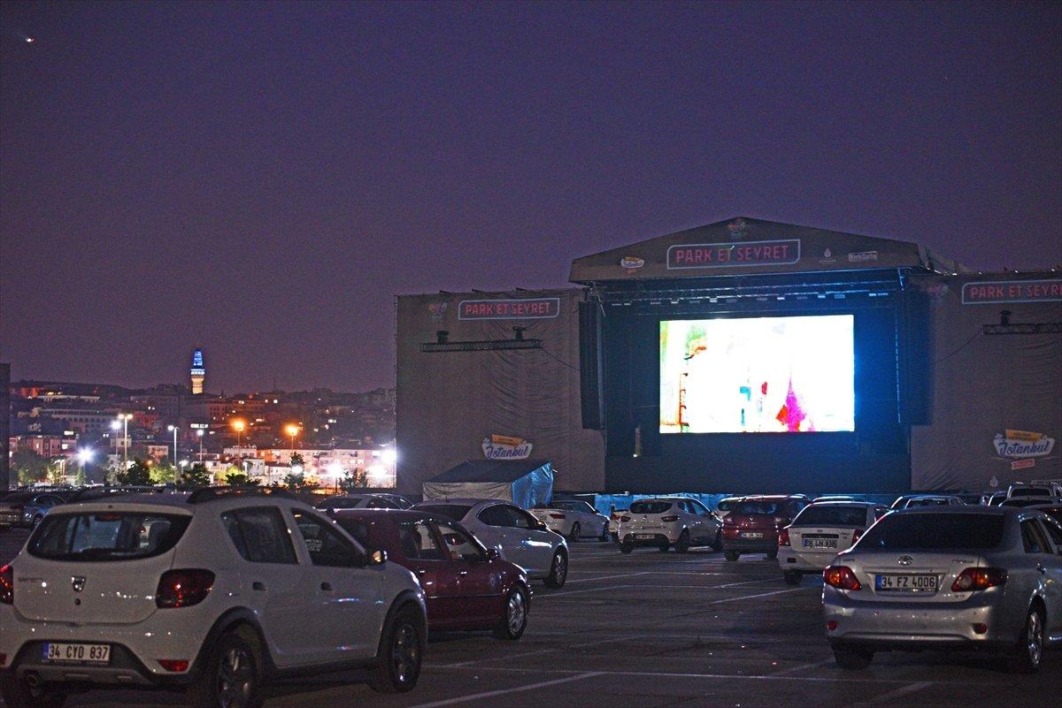 Türkiye'nin ilk arabalı konseri Yenikapı'da yapıldı