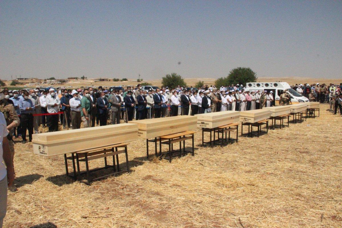 Konya'daki kazada ölen 7 kişi Şanlıurfa'da defnedildi