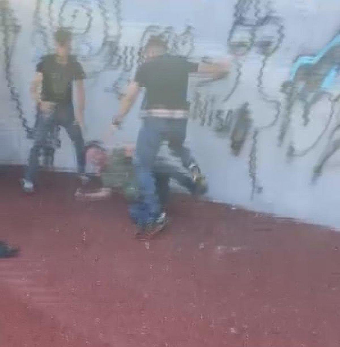 Pendik'te engelli genç, engelli gruptan dayak yedi