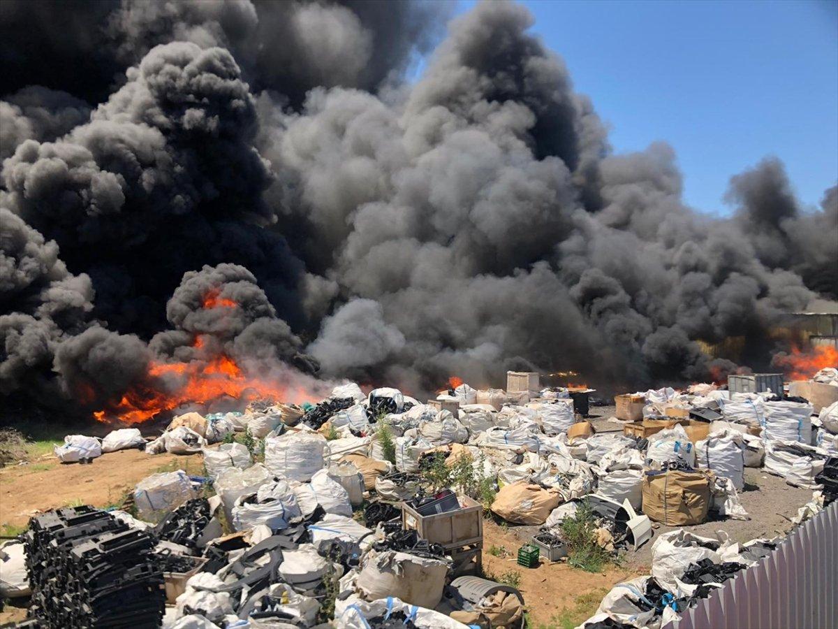 Bursa'da geri dönüşüm tesislerinde yangın
