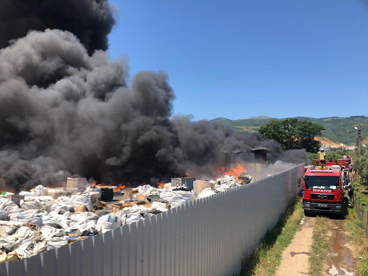 Bursa'da geri dönüşüm tesislerinde yangın