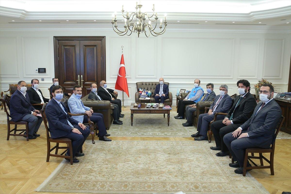 İçişleri Bakanı Soylu, 10 briket ev bağışladı