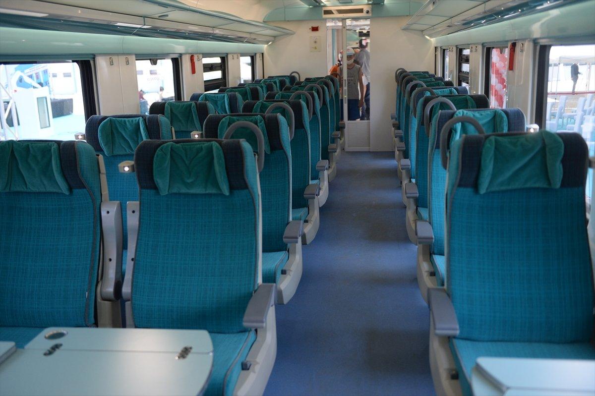 Milli elektrikli trenin testleri Sakarya'da başladı